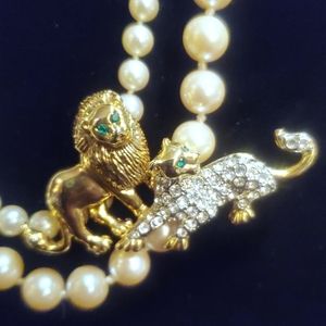 Vintage Lions Crystals & Emeralds Pin